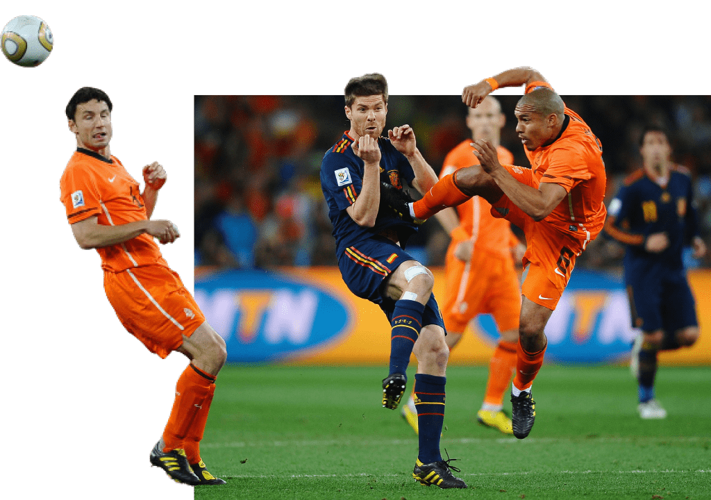 Tendangan De Jong ke Xabi Alonso
