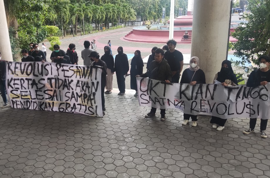 Protes Biaya Pendidikan Tinggi, Disambut Intimidasi